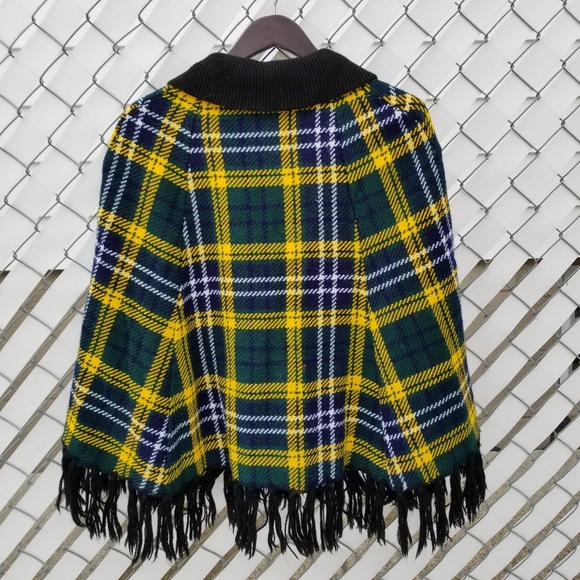 O/S button poncho yellow green argyle plaid with fringe - Picture 5 of 6
